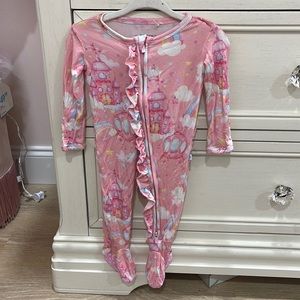 Posh Peanut Castle & Coach Ruffle Butt Footie 🏰